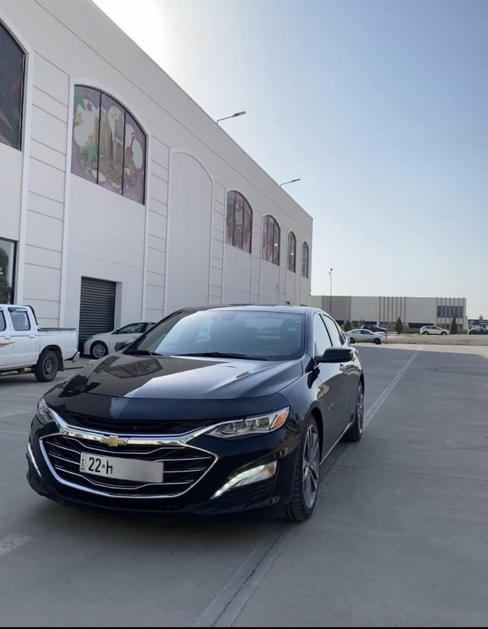 ماليبو بريمير 1/1 فول مواصفات 2021، بانوراما، رادار أربع جهات، كشنات تدفئة وتبريد، نظام صوت بوس (Bose)، وباقي المواصفات المعروفة. المحرك 2.0 توربو، السيارة بدون صبغ ، إيرباغات كلها سليمة وبلادية. ماشية 62 ألف، وكل شيء بيها بشرط الفحص
سعر: ١٦٨ 
***********
