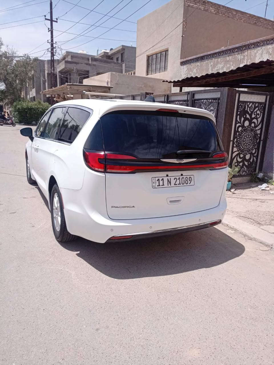 سلام عليكم موديل 23 بانزين  رقم بغداد باسمي. سنوية لل 31  حادث تبديل جاملغ جهة السايق  وبنيد بلاد فافون  والباقي كفلة. كير ومحرك  كفالة  وتخم تاير  تبريد جاهزة السعر 235 وبيه مجال حك الجيه رقم *********** مكانه بغداد جديده بغداد, العراق

