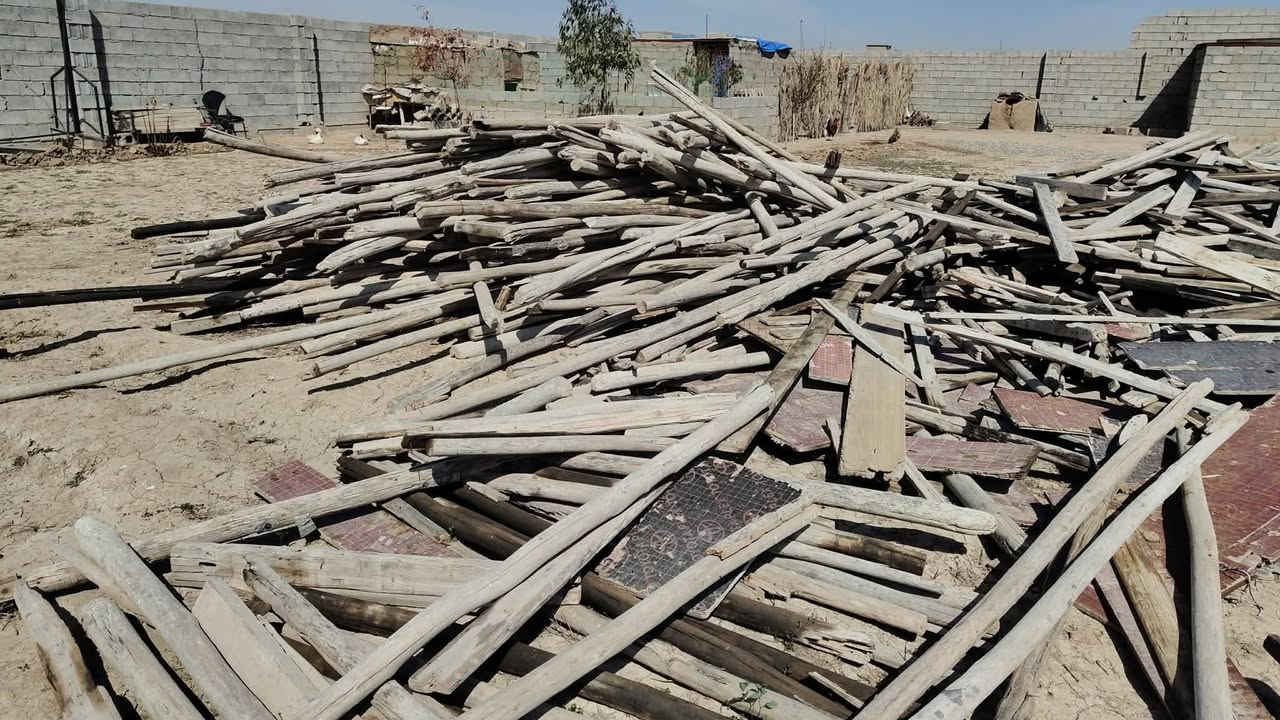 خشب لل بيع يدك مساحه 300صافي ما عده الكص
لوح 4عدد 4مكعب لوح 3واحد مكعب سير 4.... 2مكعب سير 3.. . . 2مكعب... عدك عدد3مكعب سير كص قياسات لوح كص عدد 4مكعبات قيسات
دراسك قياس 3/25مترعدد 225+قياس 3متر عدد 100وعندك كص... تقريبن 350درسك +10جكات
السعر 6مليون الشراي يدلل رقم الهاتف *********** المكان الحويجه البكاره
