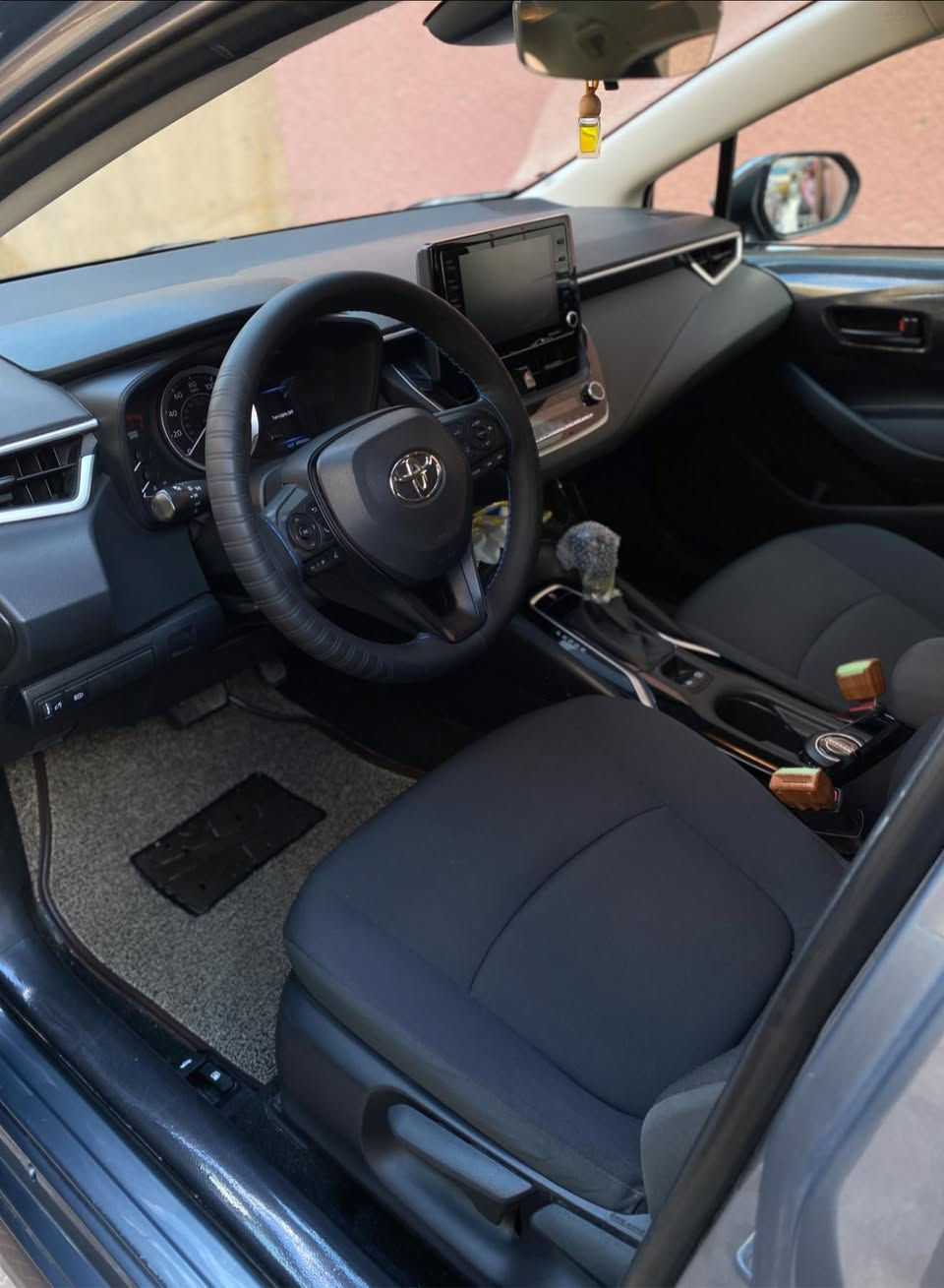 السلام عليكم كورلا 2022 LE  امريكي ضرر جامرلغ امامي السكن صار بي رصعات بسيطه وبدلته  مبدل اصلي نفس اللون وباب خلفي السكن هم اصلي مبدل نفس اللون وشويه من الهلال السيارة جديدة ومعتنين بيها وما بيها اي نقص رقم اربيل باسمي  
 مكانها ديالى المقدادية 
السعر 155 وبيها مجال بسيط
***********
