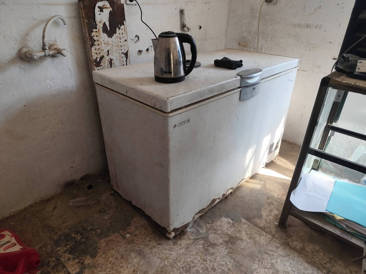 السلام عليكم
براد او مجمده لبيع حله شارع 60 قرب  مجمع الطبي 
محمد وحيد اشعيله  
بسعر 225
بيع مستعجل 
شغالات تبريدهن جيد 
***********
