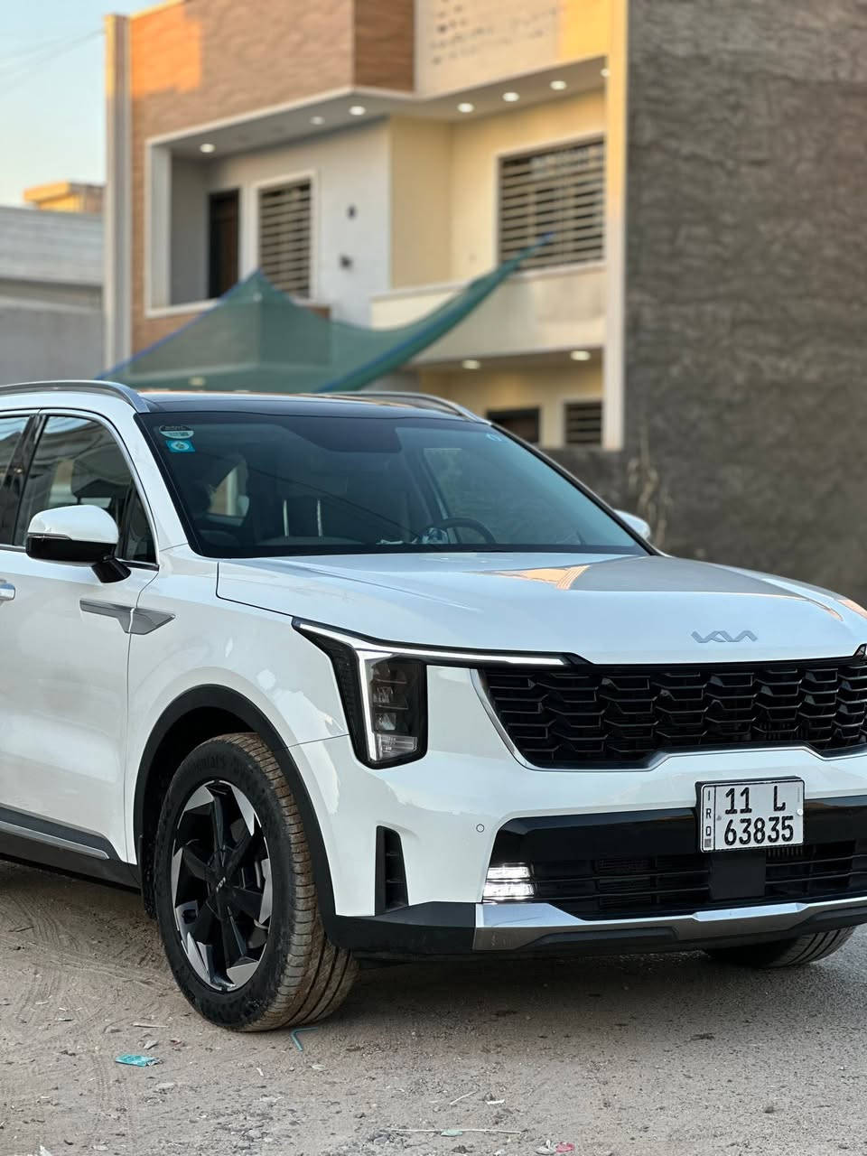 KIA SORENTO HYBRID 2024
📍السيارة موجوده في بغداد

كيا سورنتو  هايبرد 2024 

المسافة المقطوعه 19 الف كم

اللون .ابيض

محرك. 1600 تيربو 

استيراد خاص زيرو على ايدي

مرقم بغداد باسمي

                  ======= الاضافات👇👇 ======

   داتا شو 

شاشة كبيره نفكيشن 

رادار امامي

مانع انزلاق  

بصمه تشغيل  

 دبل كاميرا خلفيه  

تشغيل عن بعد سياره   

كراسي كهرباء   

كراسي 7 راكب 

مثبت سرعة

تحكم ستيرن

شاحن وايرلس

هاند بريك كهربائي

حساسات خلفيه + اماميه  

جنط 19 

باب خلفي كهرباء 

اضويه امامي زنون LED

اضويه خلفيه LED

كشافات LED

نظام GPS+خرائط 

كندشن مركزي امامي او خلفي 

وبلوتوث 

مدخل USB+ AUx 

السعر ٣١٠ورقة وبيه مجال بسيط 

التواصل على واتس*********** 

او اتصال على ***********
