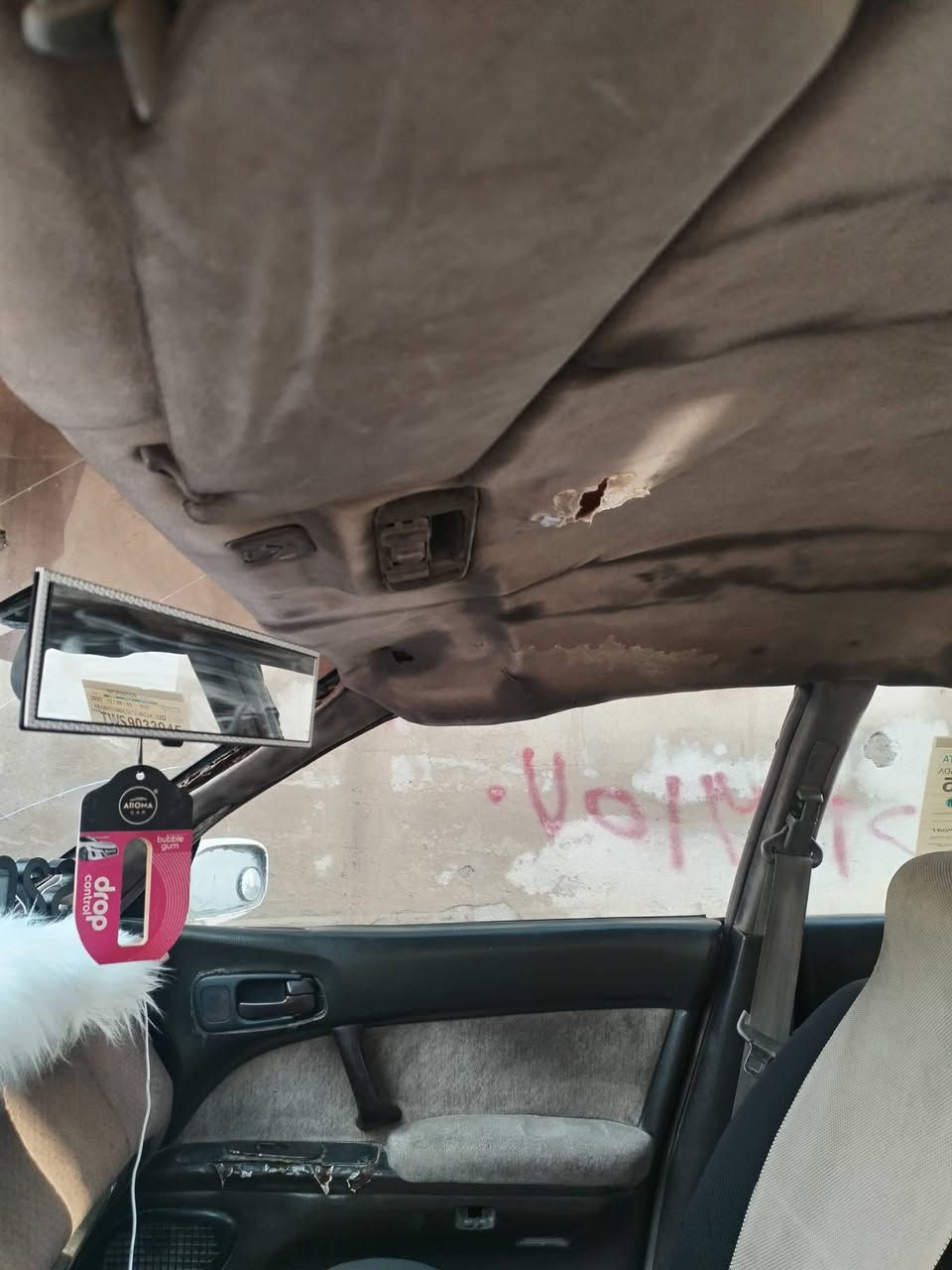 بطة موديل ١٩٩٣ ضرر سقف وجاملغ خلفي اللي بالصور رقم كركوك مكاني موصل السعر 36 وبيها مجال رقم التواصل ***********
