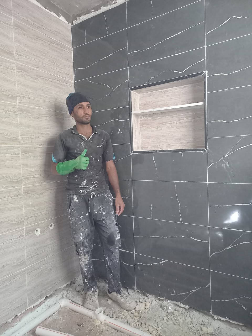 خلفه لبخ وبياض وسيراميك ارظي وجداري شغل درجه اولى والتزام بل عمل متفرق حاليأ مراسله او اتصال ***********
