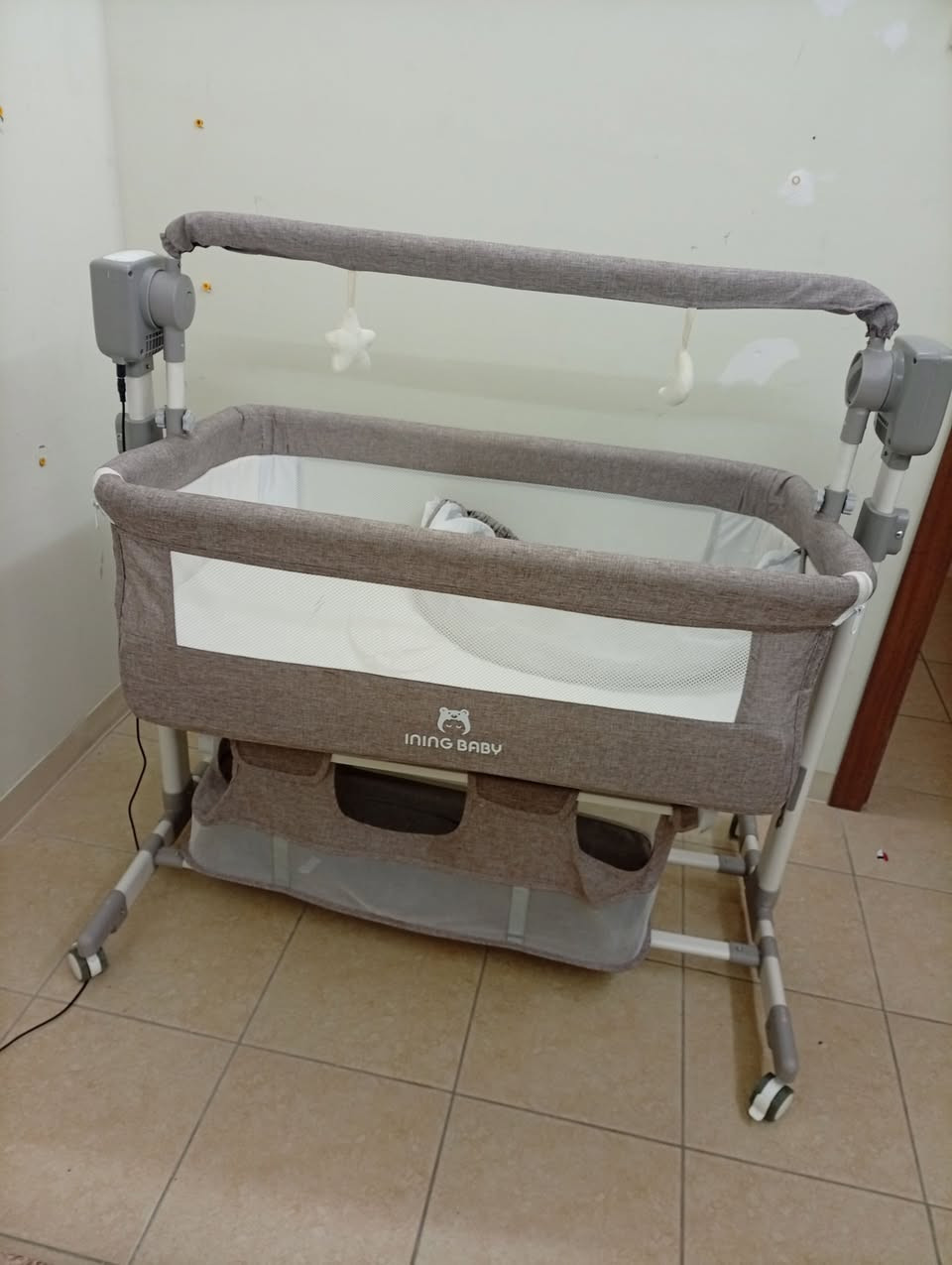 كاروك متحرك جديد مستخدم ايام قليله نظيف كلش  تجون تشوفون جديد  و اشتريته ب 110 و اريد ابيعه ب 75 
نظافه ميه  ٪


**إذا كنت صاحب هذا الإعلان وتريد حذفه لأي سبب، رجاءا أرسل رسالة إلى الدعم الفني**