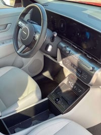 السلام عليكم كونا 2024 فوريل هاترك للبيع كلين  وارد امريكي حادثها فقط ...
