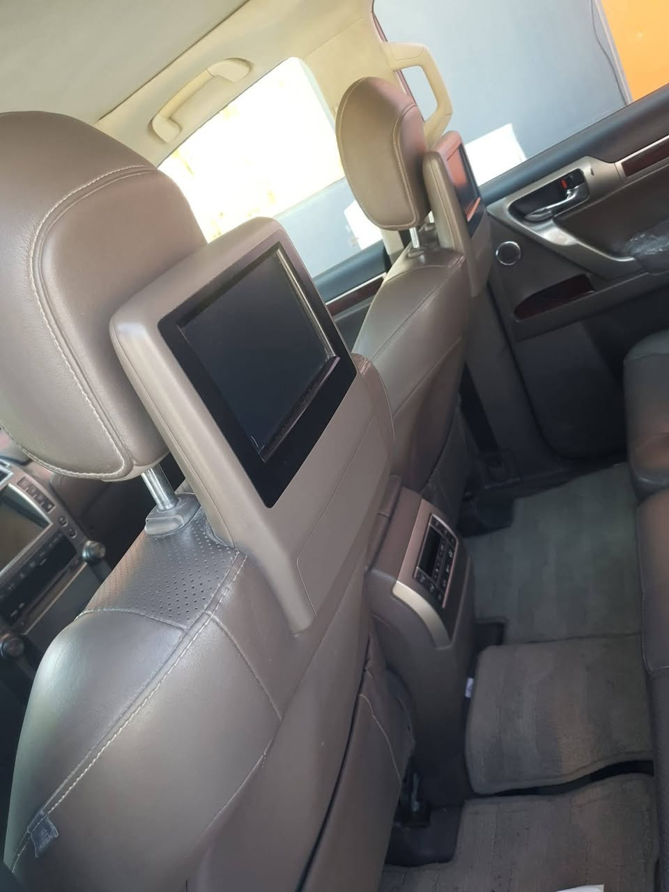 للبيع لكزز برادو موديل ٢٠١٢ خليجي بريمي ٨ سلندر حجم المحرك ٤٦٠٠
رقم بغداد جديد انكليزي مع هزه ومفحوصه لغاية ٢٠٢٩
المواصفات:
رادار +حساسات +جكات رفع +موازنة ميلان
شاشات عدد ٣
مكفوله محرك مع الكير 
السيارة بيه صبغ قطعتين اثر شخوط باب مع جاملغ خلفي الجهه اليمنى
الكراسي الامامية كهربائية مع تبريد وتدفئة
تشغيل عن بعد مع بصمتين 
دخول ذكي مع ترحيب
كشنات جلد
كتلوك مع العده الاصليه
زراكات اضويه 
تبريد ٣ قطعة 
السعر (٢٣٠ورقة ) وبيه مجال بسيط 
الاستفسار الاتصال بالرقم ***********
مكان السياره الديوانية
