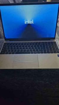 لابتوب للبيع مال اعمال او دراسه او طباعه  ب 250 وبيها مجال مكاني كراده...