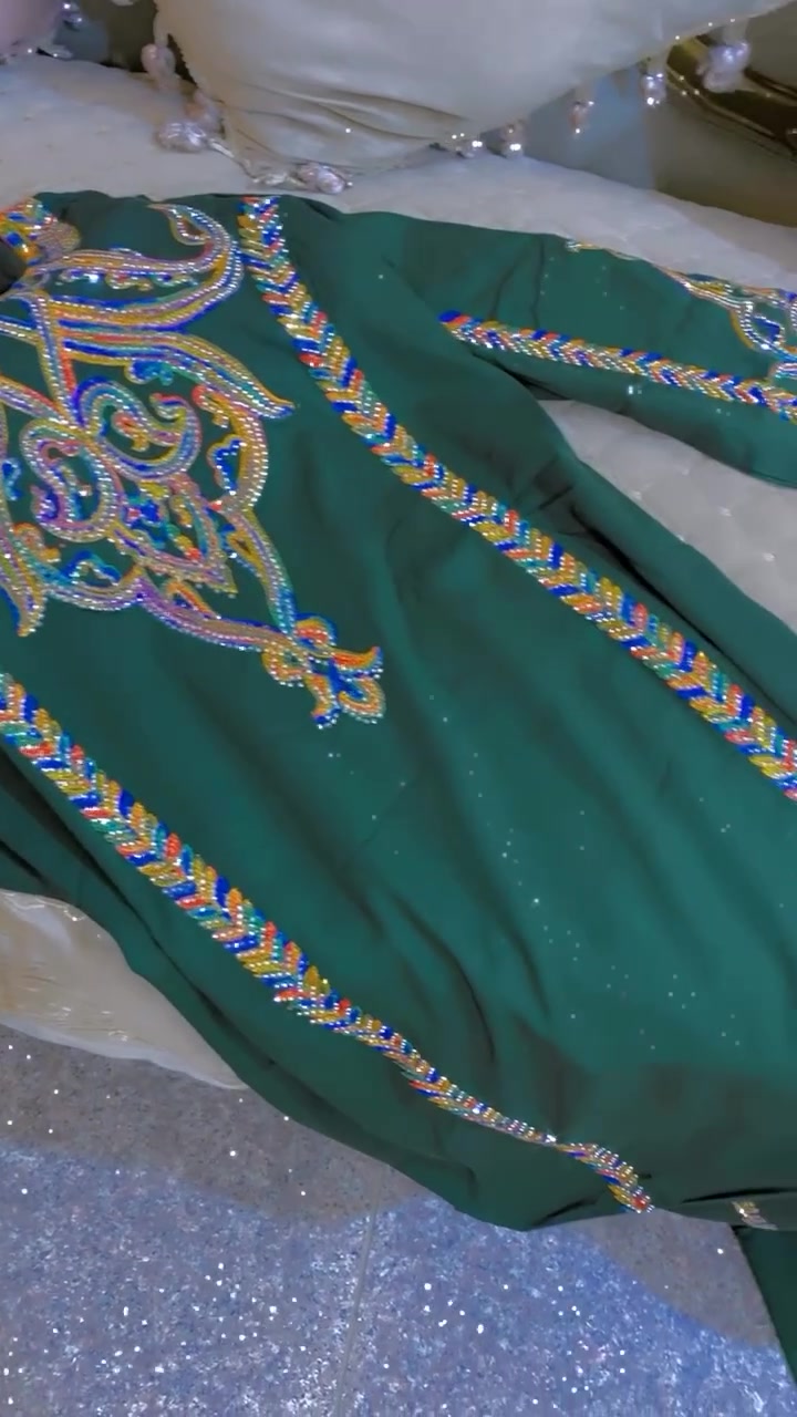 عندي هذا مخور ووياه ثاني لون بنفسجي اجن مو قياسي اريد ابيعهن ثنينهن ب٣٩ مع توصيل قفل ماخذه الواحد ب٢٥ لان قماشهن كشمير مطاط الاصلي كله تطريز يكون القماش ذاب نفسه يلبس من وزن ٥٥ الى ٧٠ قياسهن لارج


**إذا كنت صاحب هذا الإعلان وتريد حذفه لأي سبب، رجاءا أرسل رسالة إلى الدعم الفني**