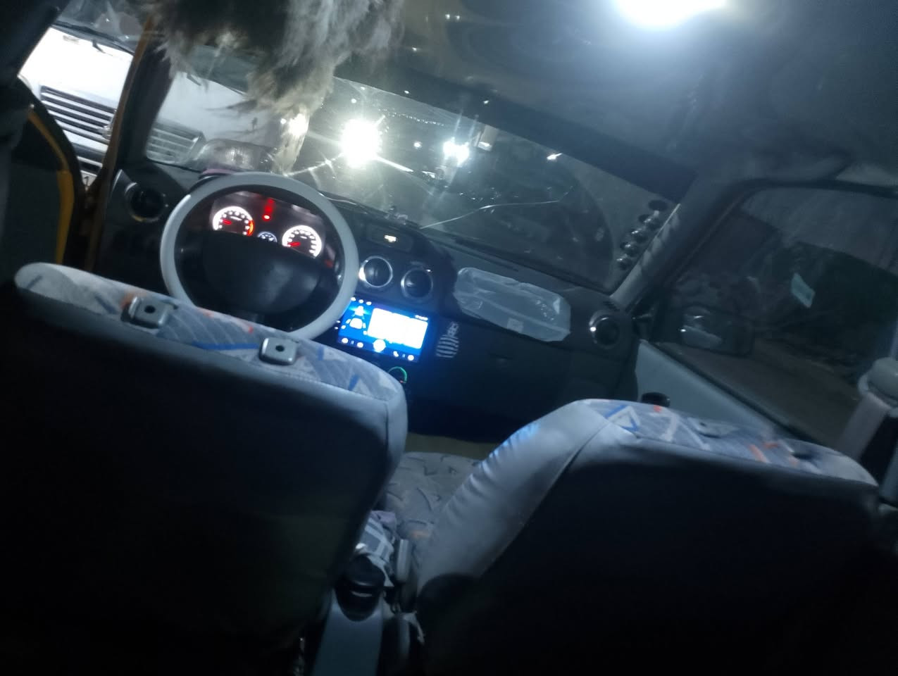 سلام عليكم سايبه 2018  سياره بيهئ بجم  ولباقي  مكفول مدوشمه   صدر جديد شاصي لايسر بيه فطر  سعر 35وبيه مجال قليل  وهاذ رقمي بيه واتساب *********** مكانهى بغداد حي اور سبع قصور
