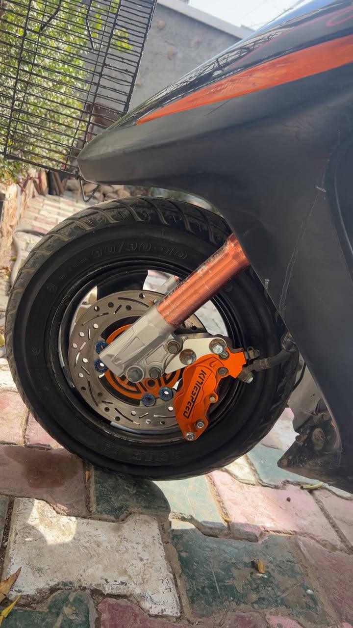 سلام وعليكم دراجه ماكس عدله نضيفه كلش شغاله سلف وهندر وبيه تزود  ودراجه بلادية برغي ممفتوح كلشي شغال السعر 450 مكاني بغداد المنصور الرقم ***********
