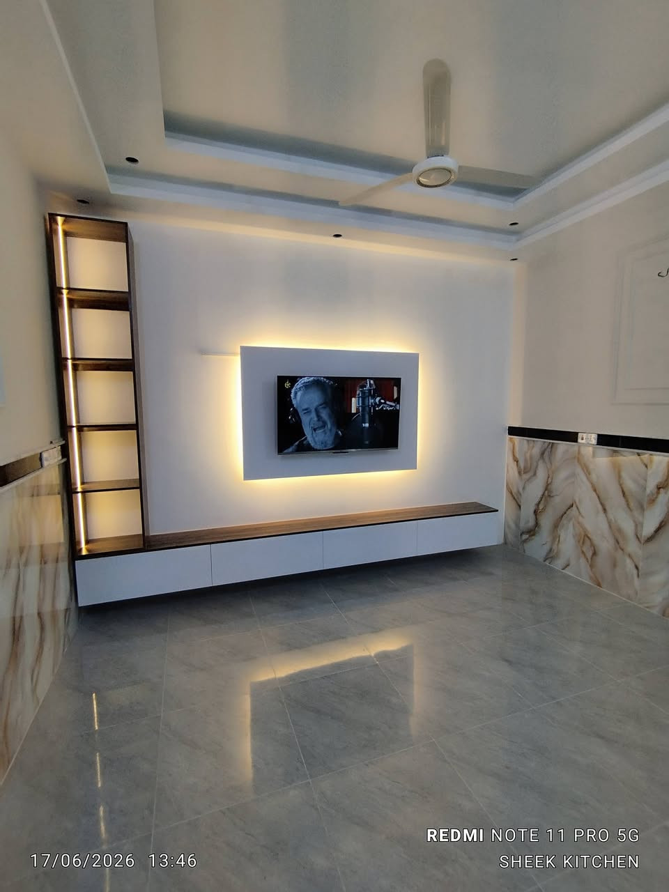 مساء الخير.....

نقدم لكم 
TV UNIT حسب طلب الزبون❤️

تصميم عريق  ورونق فاتن

صنعت بأجود انواع خشب الmdf 
ضهر الفاترينة  mdf 18 ملم
إنارة لد بروفايل 24 فولت 
نرمايد هيدروليك 
للاستفسار الاتصال:
***********

العنوان 
بغداد مجمع بسماية السكني الاستدارة الثانية مجاور مجمع حيدر الكهربائي للمواد الإنشائية
