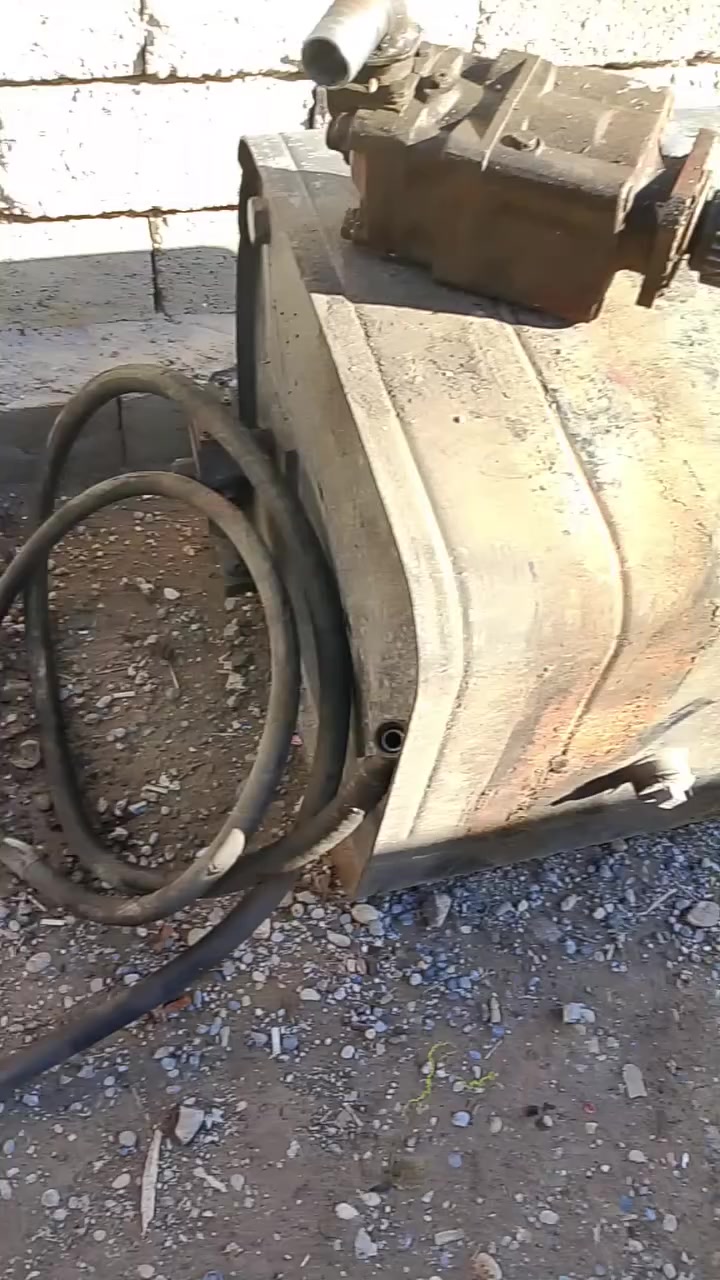 ونج للبيع كامل تانكي قواعد صوندات شرط شغل 250. $دولار بها مجال للطيبين ***********///***********
