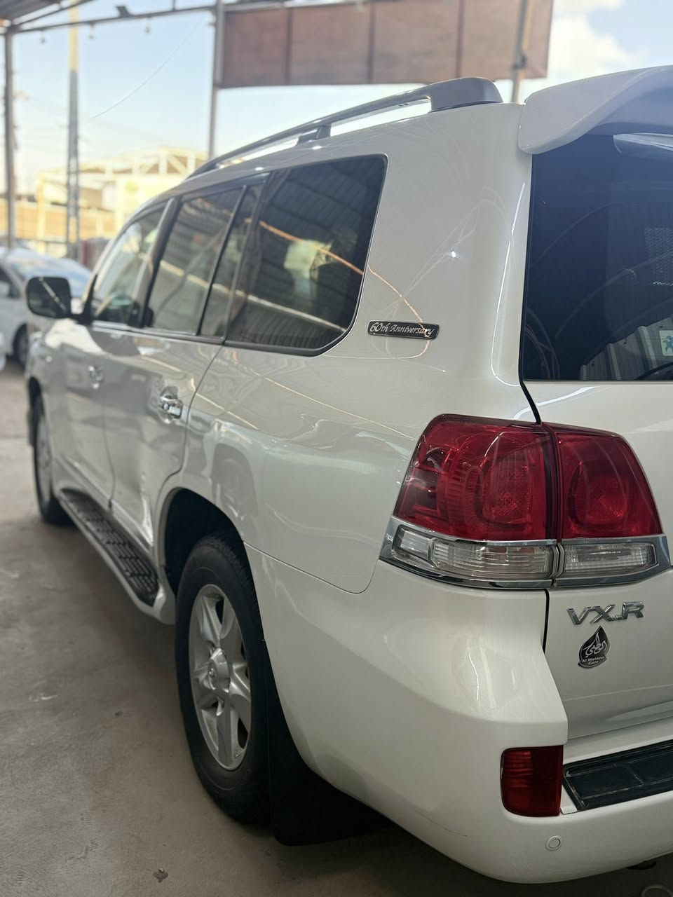 للبيع لاندكروز 2011 ستينيه رقم بغداد دولي بيهة باب مبدل وصبغ كد شبر بل قماره فقط فول مواصفات 5 بصمات بصمه 8 سلندر كشنات جلد كهربائي شاشه كامره جنطه شفط ويل كب دبل بروجكتر مكان ناصريه ***********
