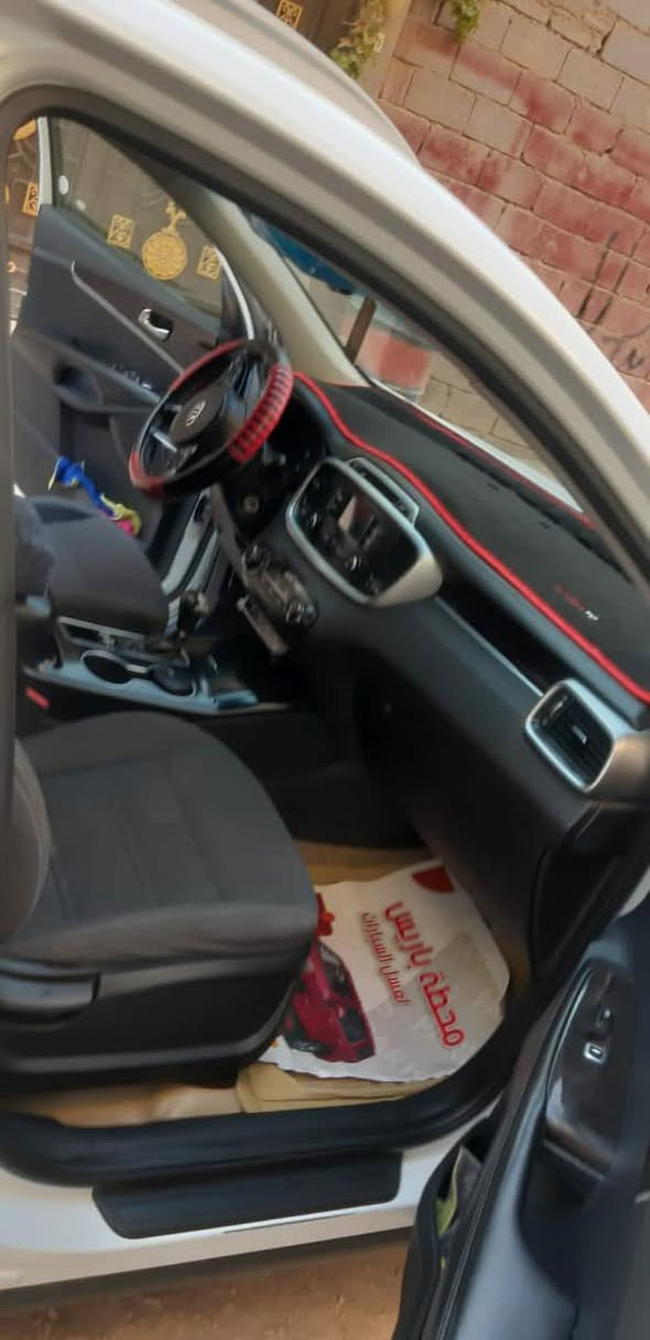 السلام عليكم
سياره كيا سورنتو 
اربعه سلندر  
اربعه وييل
كراسي كهربائيه
٢٠١٦
ماشيه ١١٩
سعرها١٥٥
نظيفه كلش


**إذا كنت صاحب هذا الإعلان وتريد حذفه لأي سبب، رجاءا أرسل رسالة إلى الدعم الفني**