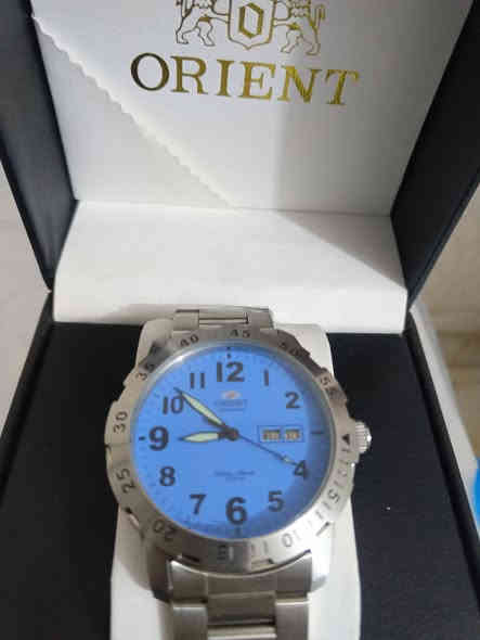 مجموعة ساعات ماركات مختلفة اصلية بيهم ياباني وبيهم سويسري 
كل وحدة وسعرها للاستفسار مراسلتنا على الخاص او عبر الواتساب ***********
