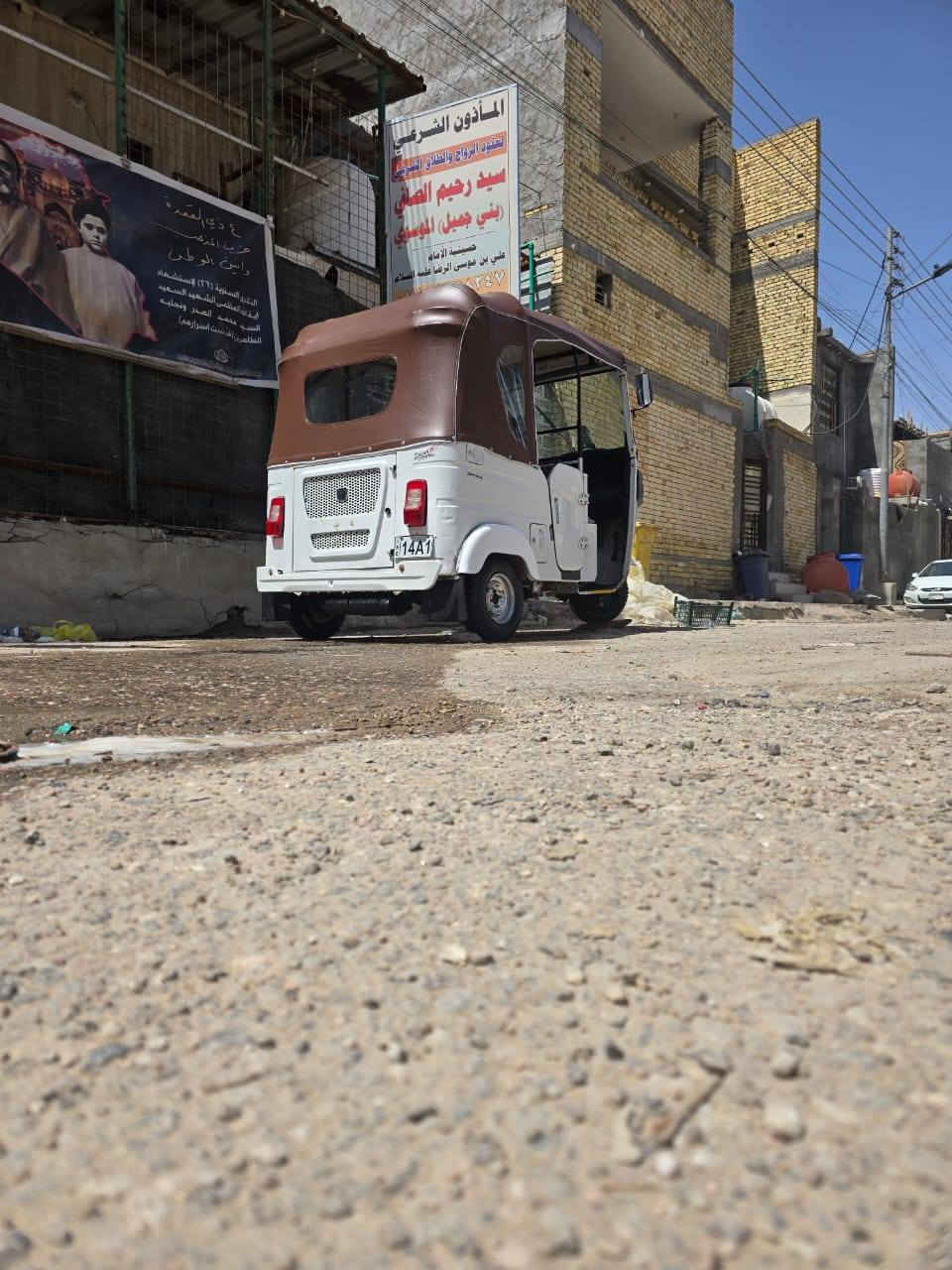 سلام عليكم تكتك البيع موديل 22 شهر 4 سحب أوراق كامله بس رقم شاصي مابيه عنواني بصره  حيانيه شارع سيد رقمي *********** سعر 4650 وبيه مجال
