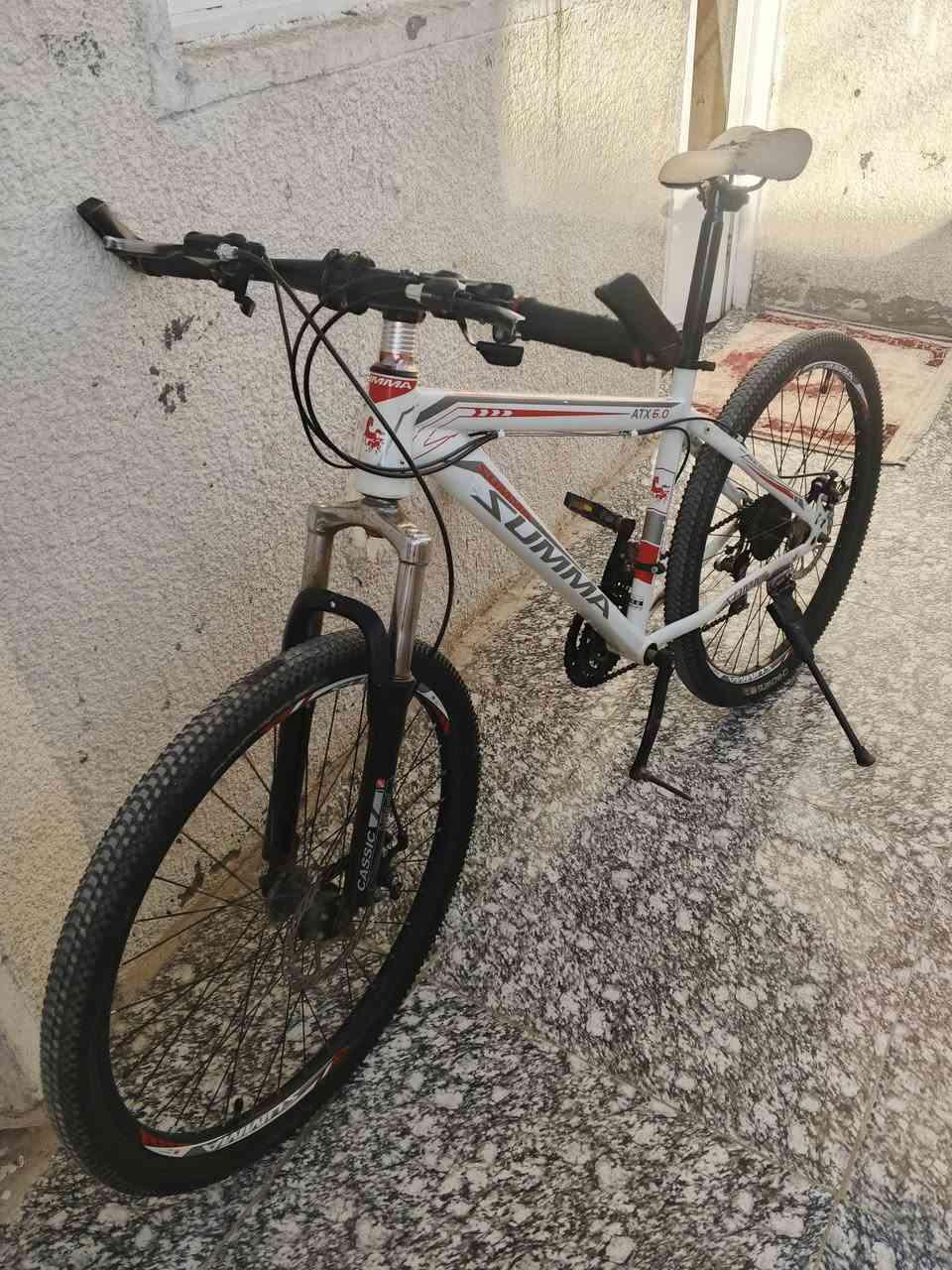 سلام عليكم شباب
بايسكل لبيع حجم 26
 سومّا Summa موديل ATX 6.0 بايسكل جبلي


**إذا كنت صاحب هذا الإعلان وتريد حذفه لأي سبب، رجاءا أرسل رسالة إلى الدعم الفني**