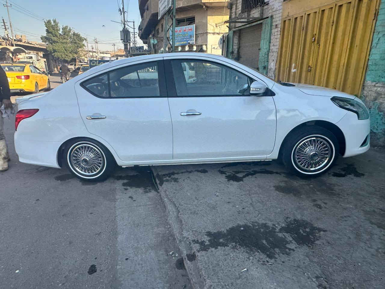 نيسان سني 2025
ماشيه 12الف 
سياره جديده بمعنى الكلمه 
وجاهزه من كلشي 
دوشمه عام 
بيها بارد قليل جاملغ خلفي ممبين اصلن 
ودعاميه اماميه مبدله وقديمه موجوده
السياره بسمي تحويل ثاني يوم 
بغداد شارع حيفا 
***********
السعر 125بيها مجال بصيط
