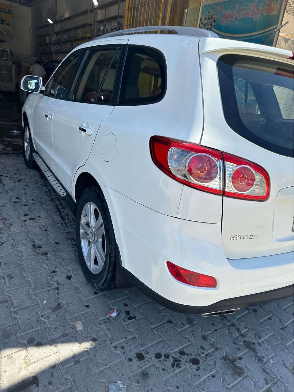 سلام عليكم

سنتافي. مديل 11 

خليجي.   

محرك 6V 3500

فول مواصفات 

بصمه 

فتحه 

كشنات جلد 

كشن كهرباء 

7 راكب. 

تبريد 3 قطع. 

حساسات 

مري شفط 

رقم بابل. 

سونار. ويه صور 

سعر 138 وبيهه.  مجال.  

الاستفسار. ***********
مكان سياره نجف الأشرف النجف, العراق
