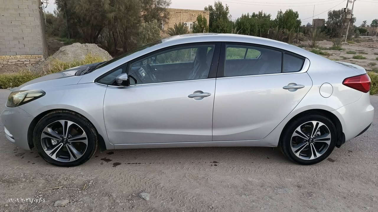 سيراتو موديل 16 فول مواصفات عدا البصمه كامرا حساسات امامي وخلفي تحكم استيرن كامل مثبت سرعة فتحة بالقمارة مري شفط واشاير بالمري للبيع او مراوس بيها بارد قليل باب السايق السعر 137 للاستفسار الاتصال ***********
