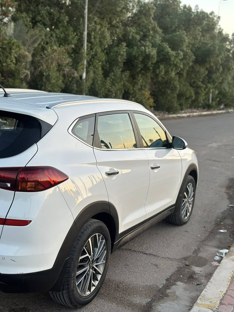 السلام عليكم توسان 2019 خليجي مكفولة من الصبغ 
بيها باردات شوية بس السيارة نظيفة ماشية127 الف 
السيارة لا تحتاج دهن لا سونر لا كهربائيات خير من الله كلشي كامل تستلم السيارة سونرها يقرة بتاريخ 2026/1/12 يعني اليوم سويتة السيارة سعرها 196 
للاستفسار 
***********
