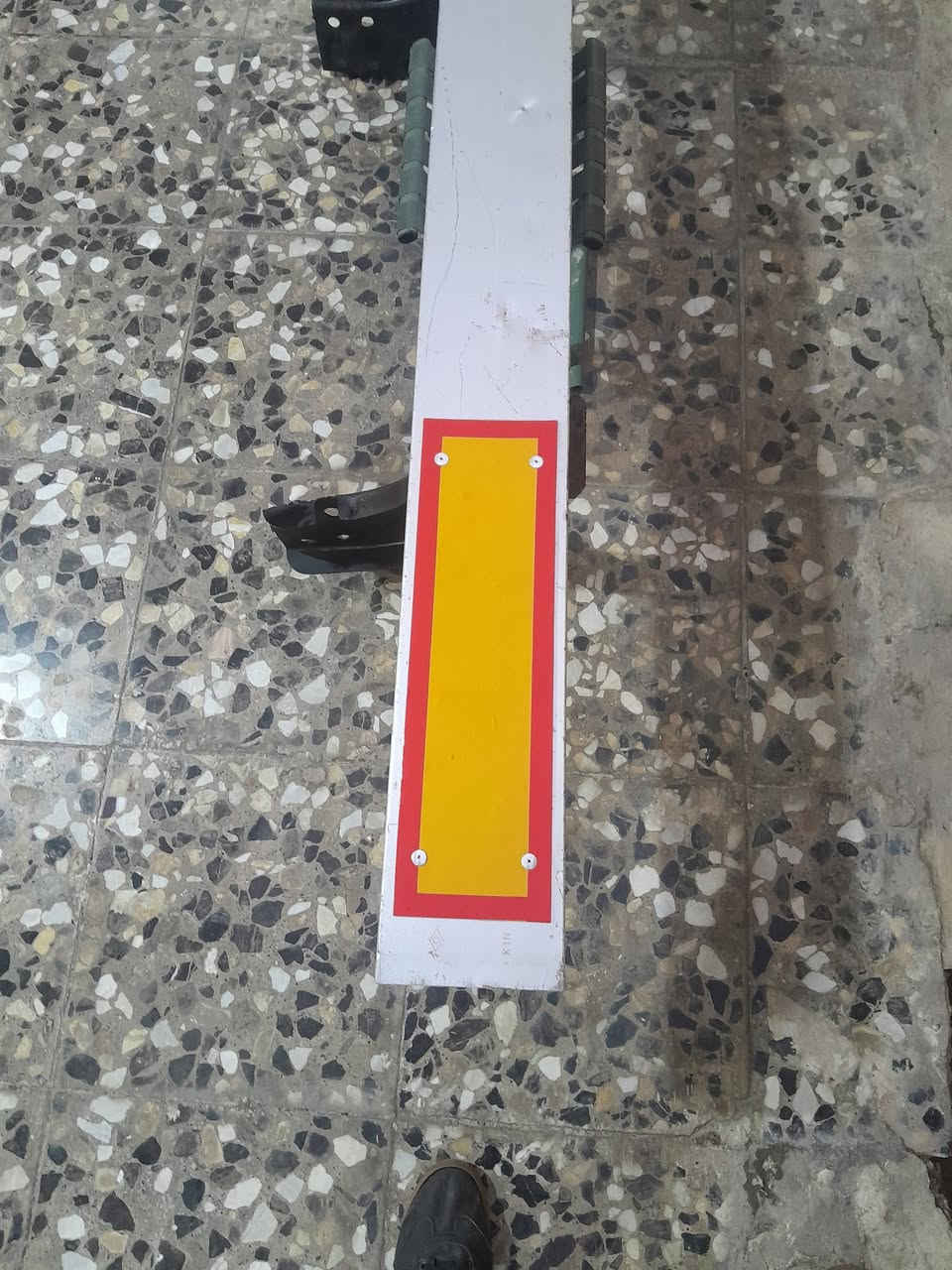 سلام عليكم غراظ هينو للبيع دعاميه كامله هيه وقواعدهه + قوات مال سبيرات مكاني بغداد العبيدي رقمي ***********

