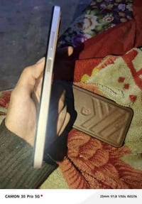 جهاز انفنكس البيع جهاز شغال مابيه شي بس كامرته الاماميه محتاجله  تنضيف...