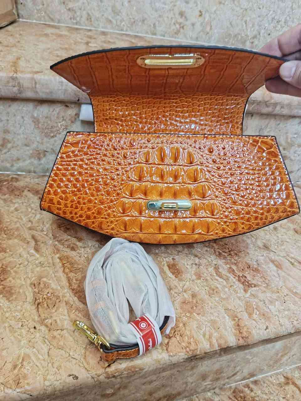 جنطه بهذا الجمال اول تم 20يوجد توصيل


**إذا كنت صاحب هذا الإعلان وتريد حذفه لأي سبب، رجاءا أرسل رسالة إلى الدعم الفني**
