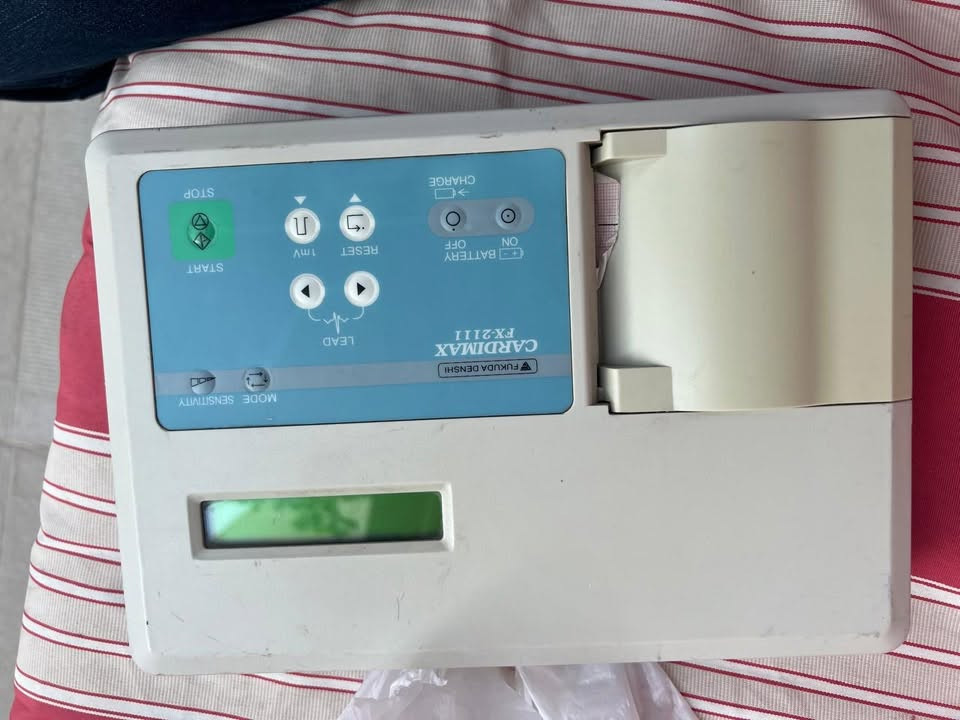 جهاز تخطىط القلب ECG للبیع
٣٠٠$
سلیمانی 
***********
