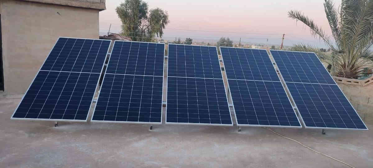 ☀️ شركة النور الهندسية للطاقة الشمسية ☀️
التميز في الأداء.. الرقي في التصميم
نبارك لأهلنا في (قضاء الحويجة - قرية اعتيرة) تنصيب منظومتهم الجديدة، سائلين الله أن يبارك لهم فيها ويرزقهم خيرها.

إذا كنت تبحث عن الجودة، الكفاءة، والجمال، فنحن خيارك الأول. تم تجهيز المنزل بمنظومة ذكية توفر:

⚡ 10 أمبير نهاراً

🔋 6 أمبير ليلاً

🔄 تناوب ذكي تلقائي مع الكهرباء الوطنية.

🛠️ المواصفات الفنية (مكونات عالمية)
الجزء التفاصيل والمميزات
الإنفيرتر Marvel ذكي (5KW) - يتحمل ربط ألواح حتى 9000W (ضمان سنة).
الألواح Longi (Bifacial) - وجهين بقدرة 615W، مع 16 بازبار لأعلى امتصاص. العدد 5
البطارية ليثيوم Marvel (7.2KW) - عمر 8000 دورة، ضمان 7 سنوات، شاشة ذكية.
الهياكل حديدية ثقيلة مقاومة للصدأ ومصممة للظروف الجوية الصعبة.
التوصيلات كابلات DC أصلية (4 ملم) مع وصلات MC4 المخصصة.
🎁 عروض خاصة بمناسبة افتتاح موقعنا الجديد!
🛡️ ثقة | أمان | استفادة ⚡

📍 العنوان: الحويجة - قرب الدفاع المدني. 👷‍♂️ بإدارة: المهندس علي حسين.

📞 للتواصل والاستفسار:

اتصال: [***********]

واتساب: [***********]
