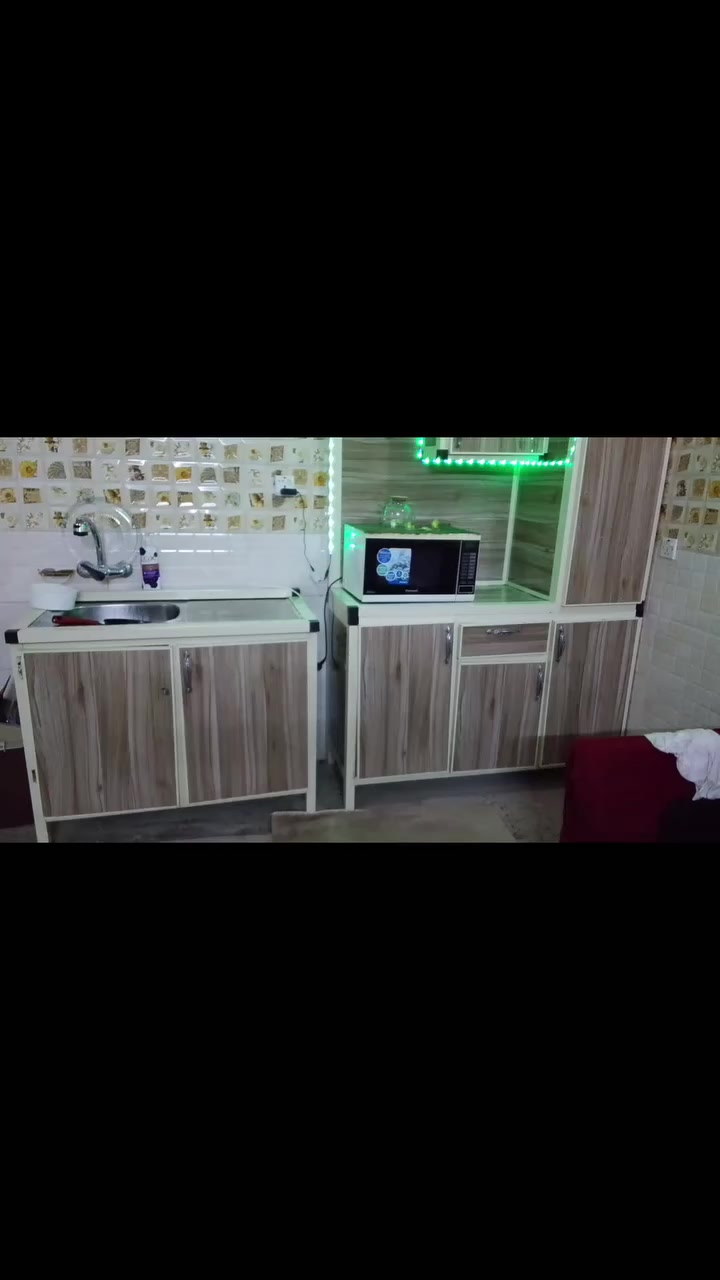 كاونتر نضيف جدا سعره ٢٥٠وبي مجال عنواني بغداد البياع شهداء 
***********واتساب فقط
