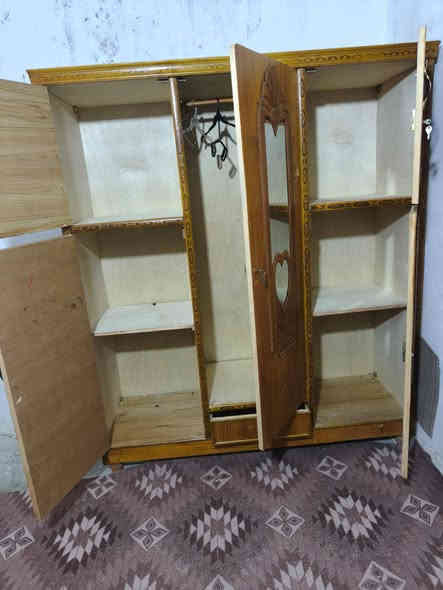 كنتور صاج 3 ابواب
100 وبي مجال 
بي ملاحضات بسيطه جدا 
البصره الموفقيه 
***********
موجود واتساب
