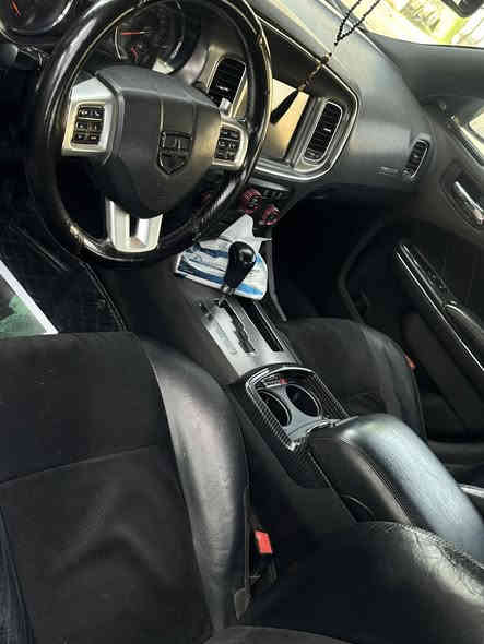 جارجر RTماكس للبيع او مراوس حسب القناعه السياره فول فول للاخير كل المواصفات الامريكيه بيهه 

1.السياره فتحه 

٢.رادار امامي ورادار جانبي 

٣.شاشه جبيره تحكم شاشه 

٤. تبريد شاشه تدفئه شاشه 

٥. تدفئه ستيرن 

٦. الكشنات الامامي كهرباء وتدفئه وتبريد 

٧.الكشنات الخلفي تدفئه 

٨.كشنات جلد حاضن SRT

٩.السكليتر والبريك يتقدم ويرجع 

١٠.الكشنات خزن ميموري ٣ وضعيات 

١١.تبريد وتدفئه كلاصات 

١٢.بيهه كت كامل SRT

١٣. دعاميه امامي وخلفي ودوس وشفقه ولحيه امامي ودفيوزر خلفي SRT

١٤.تحكم ستيرن جهتين 

١٥.كروز مثبت سرعه 

١٦.الجام كله اوتو 

١٧.بصمه ابواب دخول ذكي 

١٨.نقطه عمياء 

١٩.السياره بيهه كزوز Srtسعره ٨٠٠ دولار بلادي قطره لحيم مابي 

٢٠.المري باتمان 

٢١.ادركشنات من الشاشه ودكم 

٢٢.عدسات عين الشيطان ولد زينون سعره ٤٠٠ دولار 

٢٣.السياره بصمه 

٢٤. تشغيل عن بعد شغال 

٢٥.ويل نجمه خسفه جديد وتخم تاير جديد بيهه 

وذاك اليوم سويتلهه ميزانيه اماميه وخلفي وصفرت افلنجات امامي وخلفي وبلنص امامي وخلفي بسرعه٢٦٠ السياره طاوسس بالشارع والسياره بيهه نشاط مخيف  مكينته جديده حاويه بعدهه بالضمان شديتهه ب ١٥ ورقه مال موديل٢٠  السياره احلا من الصور وبيهه نصبه تخبل رقمهه بغداد الدولي الجديد تحويل ثاني يوم السياره بيهه صبغ ٤ قطع مكانهه بغداد الطالبيه او البنوك للاستفسار ***********

ملاحظه شديت مكينه جديده للسياره صارلهه سبوع بس الكير كام يصفن عندي ابيع كير كايم ينزل من سعر السياره سعر الكير الجديد ب ٤ اوراق هوه وشد ودهن 

سعر السياره ١٢٥ بيع مستعجل وماعتقد اكو بهيج سعر اذا بياع شراء بيهه خبزه واذا جناي بالعافيه عليج فرق عن السوك ٢٥ ورقه
