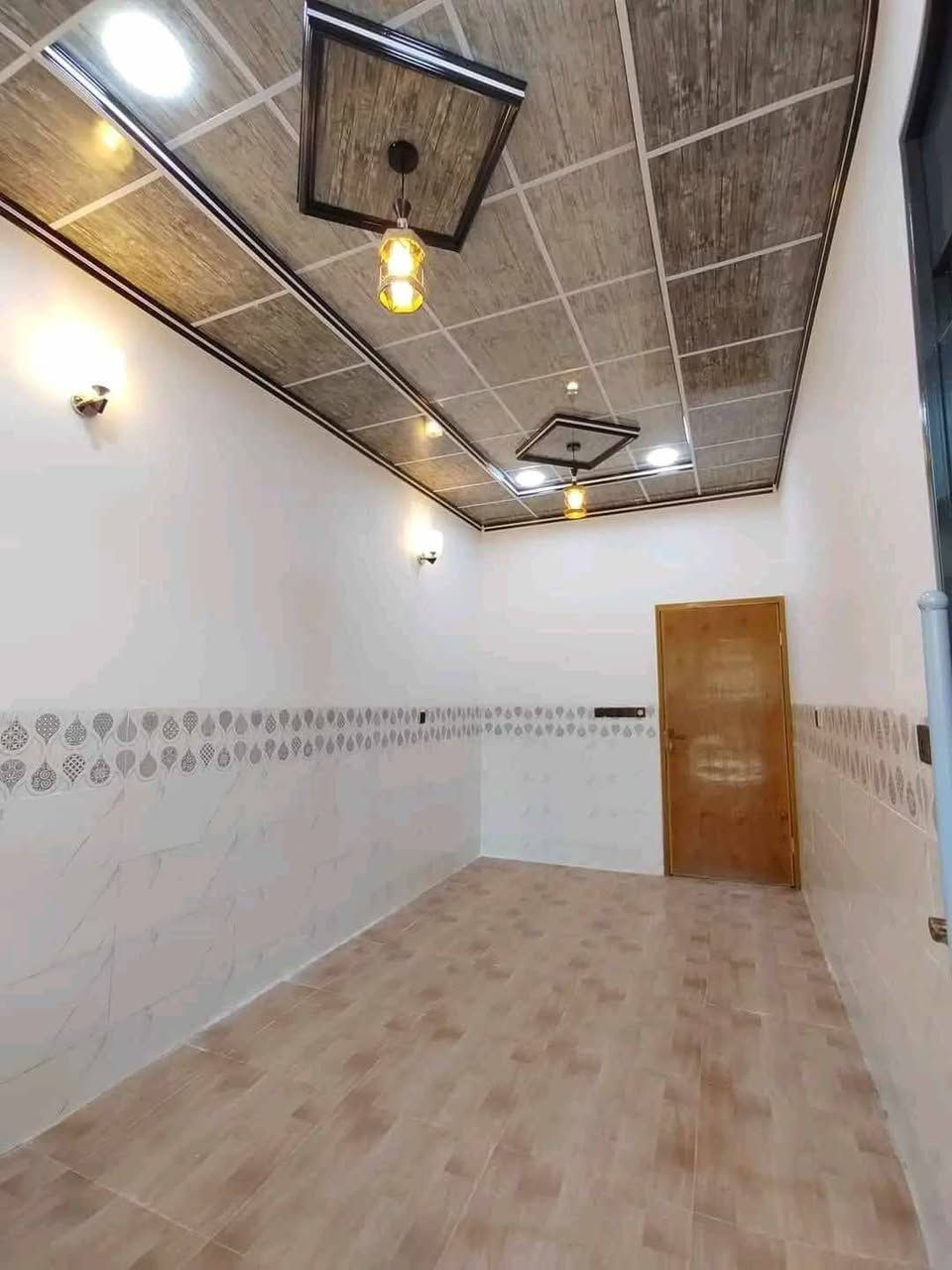 دارين للبيع في حي البكر كركوكلي خلف جامع الرؤف 
مساحه كل دار ١٠٠ متر طابق ونص يحتوي كل دار على 
كراج مطبخ استقبال وهول وغرفه نوم ومشتملات الطابق الثاني غرفه نوم وهول ومشتملات سعر الدار الواحد ١٢٠ م قابل للتفاوض للأستفسار مكتب قصر الأمراء للعقار الكائن في حي البكر شارع الكنيسة مقابل كنيسة تايتنك ***********# ***********# #عقارات_الموصل #حي_المشراق #حي_نور #حي_البكر #حي_نور #عقارات_نينوى #الشعب_الصيني_ماله_حل
