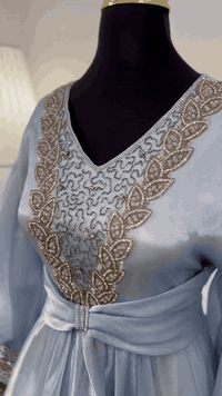 سلا بنات شلونكم 💗
فستان بشكل قفطان من محل love بالمنصور  @love1.fashion 
سعر الشراء ١٥٥ سعر البيع ٨٠  ملبوس مرة واحدة فقط 
قياس xl يلبس قياس ٤٤ و٤٦ وبي حزام من وره يتخصّر 
فخم كلش بالحقيقة عبالك بدلة وقماش أورگنزا وشغل يدوي

وهذا تصريري بالبيت


**إذا كنت صاحب هذا الإعلان وتريد حذفه لأي سبب، رجاءا أرسل رسالة إلى الدعم الفني**