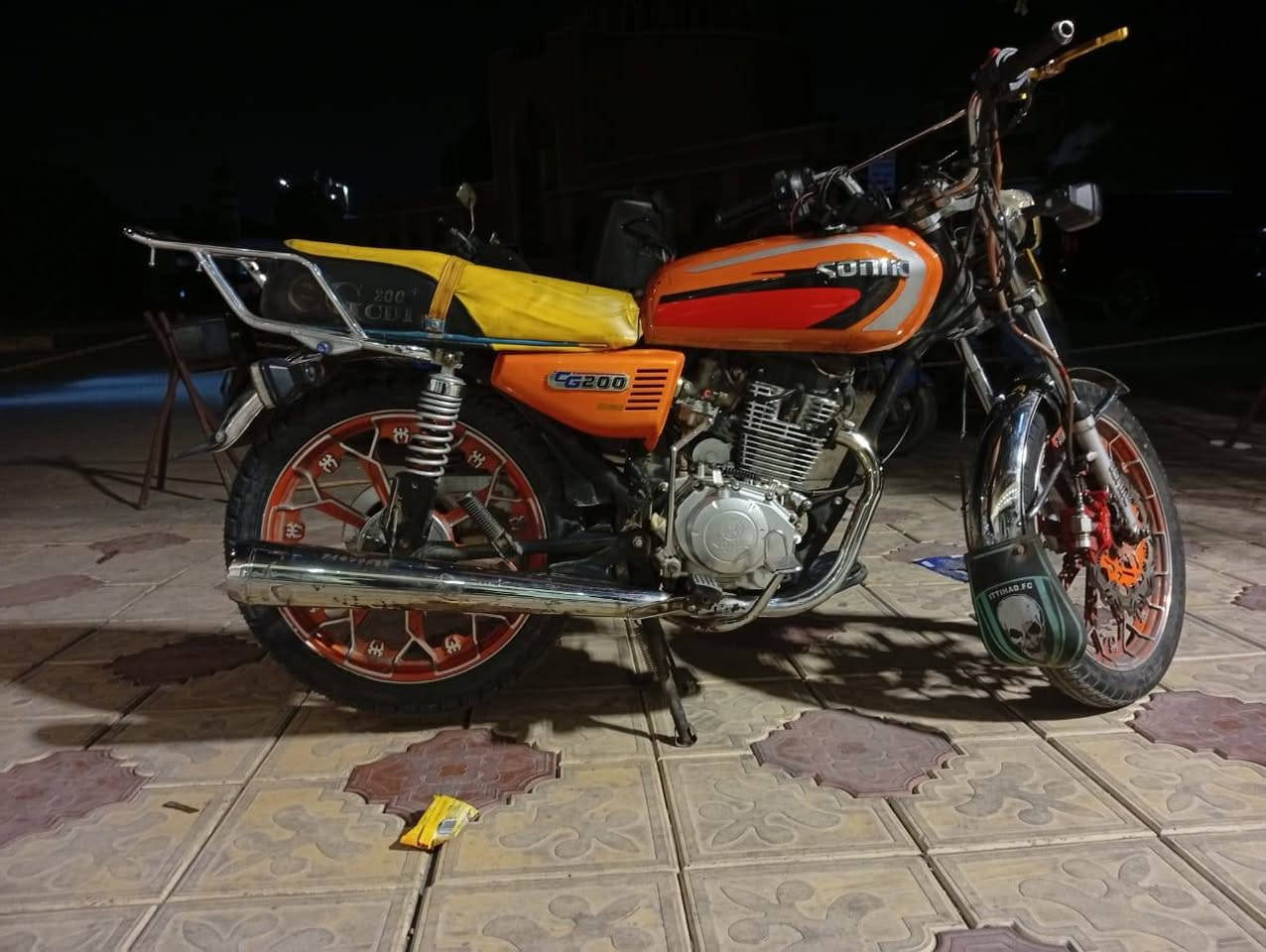 ايراني سونك
محرك 200  سي سي 
تخم تايرات جديده 
بريكات جدد 
نواقصها جدا قليله
لتواصل .. ***********
عنواني بغداد الكريعات
