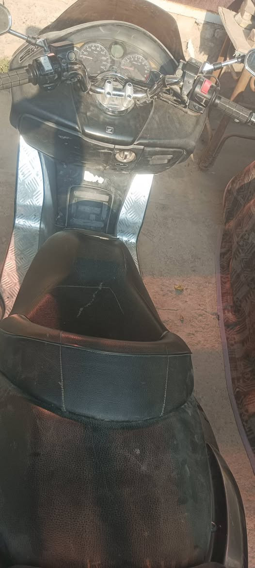 السلام عليكم فورزه 2008للبيع درجه نضيفه ***********
