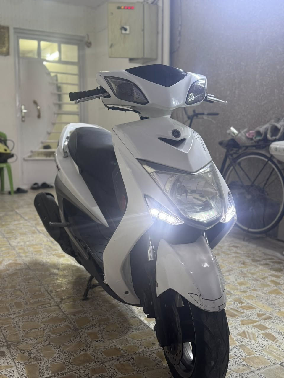 سكنس لد ياباني للبيع دراجة. نضافة 99‎%‎
مكاني بغداد الجديدة 
***********
 دراجة مناقصه أي شي. كله شغالة 
الدراجة. رايده ب11 ونص
