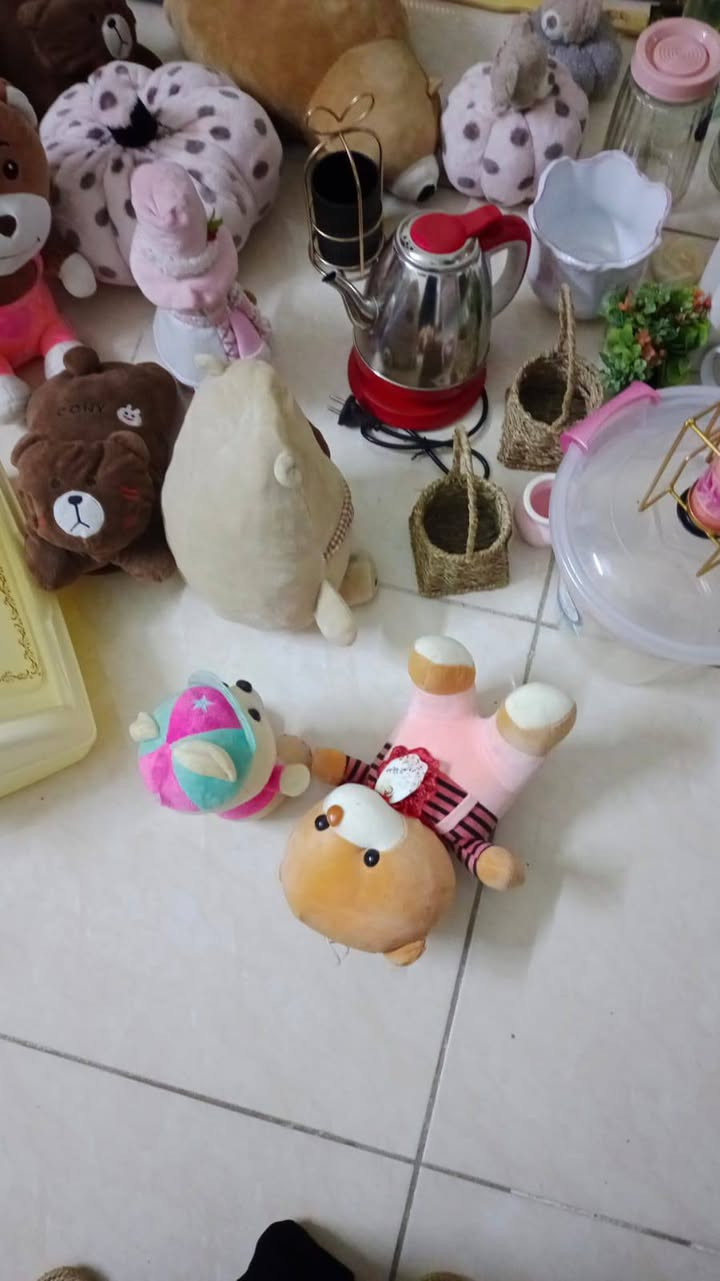 مرحبا مكلف بلنشر غراض بيت للبيع تصفيه بس نضيفات مكانهن قرب جسر البنوك ***********
