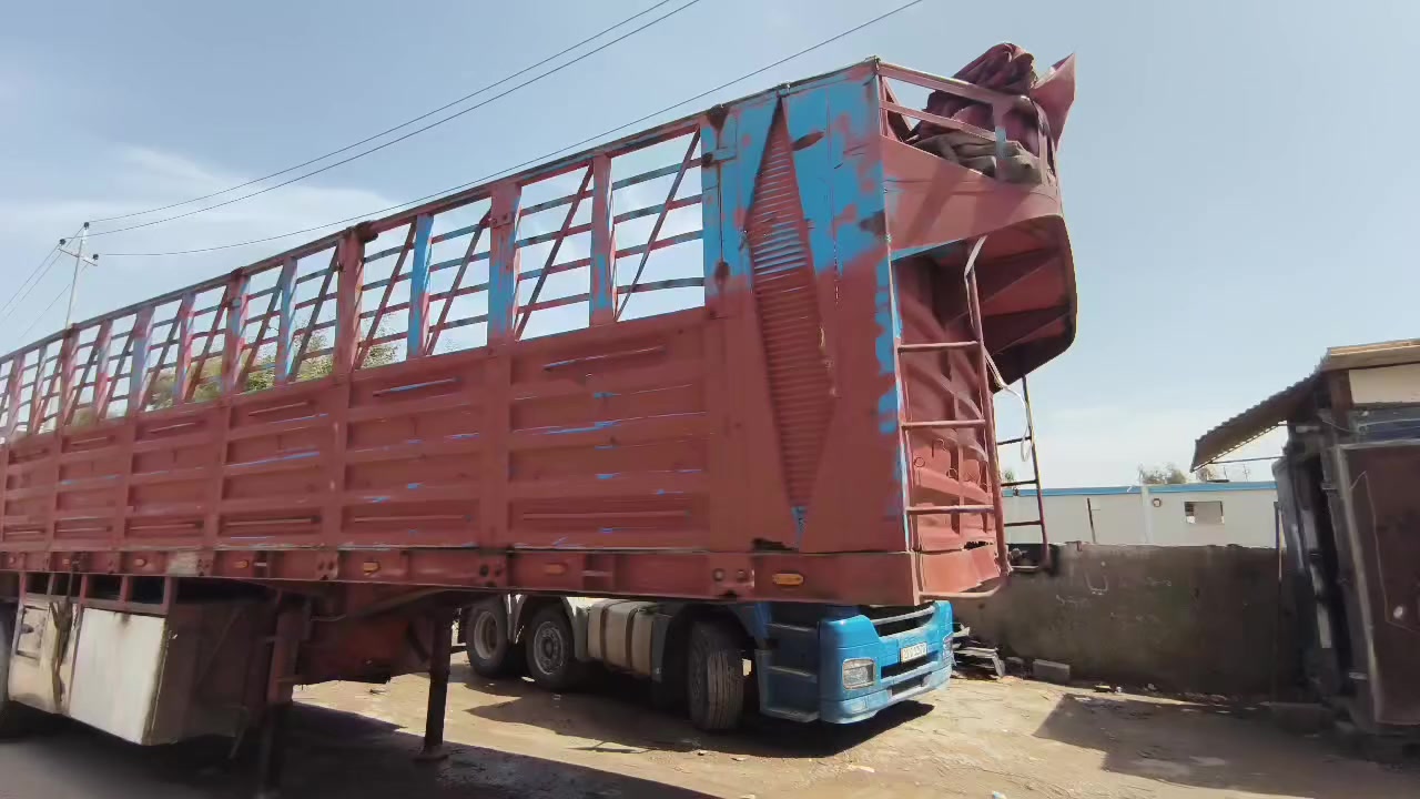 السلام عليكم 
عربانه حداديه طول 12/70شاصي 16الماني مكفول 
3دناكير 14صيني سبرنك إصفاح 185 
مكفوله كفاله عامه من كل شيء 
تايرات انضاف من جوه الشغل 
العنوان ديالى بعقوبه 
***********
***********
