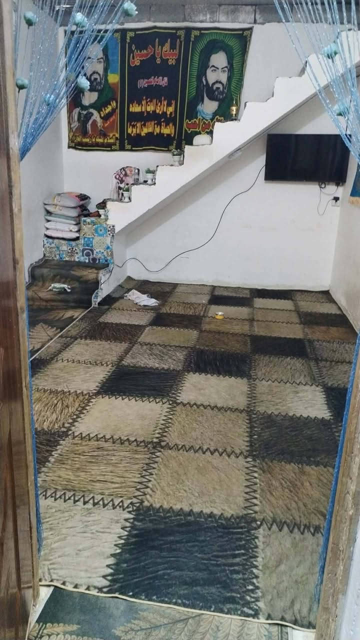 بيت للبيع  سعر 28 بيه مجال   مساحه 100متر مربع. بصف الركن. يتكون من مطبخ صاله منور وغرفه وديوانيه عاوزه بس لبخ. بيت جدا نضيف بياض و سيراميك. خدمات متوفره ماء كهرباء مدراس تبليط قريب جدا  
عنوان قريب من مجسر الاسكان منطقه سيد خضير بيت بناء جديد صارله سنه سعر 28 بي مجال لشراي


**إذا كنت صاحب هذا الإعلان وتريد حذفه لأي سبب، رجاءا أرسل رسالة إلى الدعم الفني**