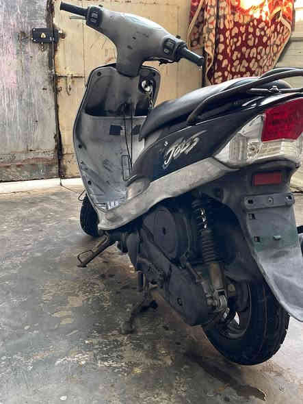 سلام عليكم دراجه ماكس منغولي كفاله اي نقص مابيه محرك بلادي كفرات بلاديه ختم واحد ويه المكينه كهربائيات كله شغاله لايت عالي نصالي اشاير تايرات جدد بنجر ما بيهن 
دبلاته بلاديه قفل ستيرن قفل جنطه كامله 
مكاني بغداد الدولعي 
اتصال فقط 
***********
