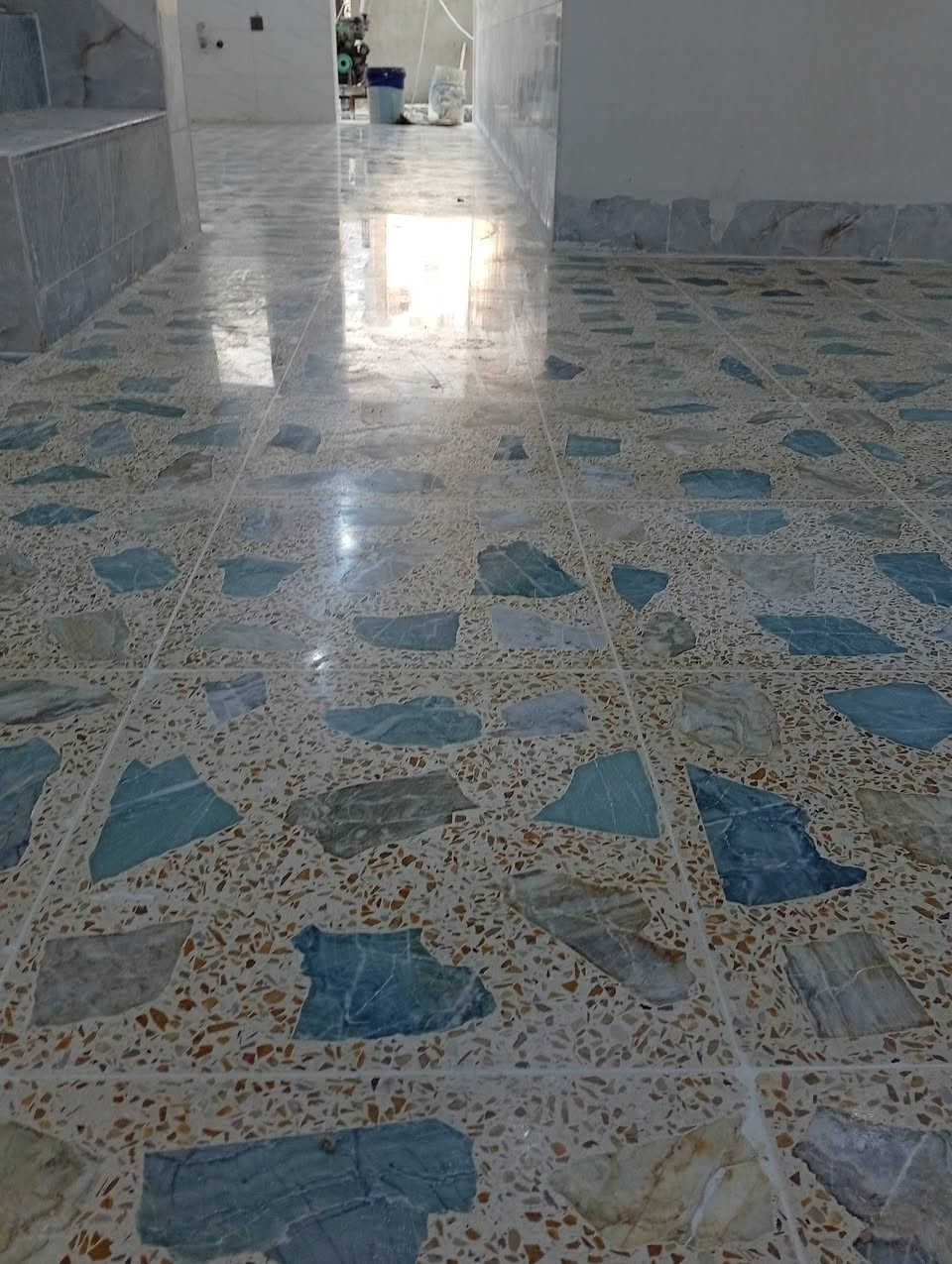 السلام عليكم جلي موقعي كل نواع ارضيه خام مرمر بورسلين موزاييك سعر مناسب صب للاستفسار ***********كركوك
