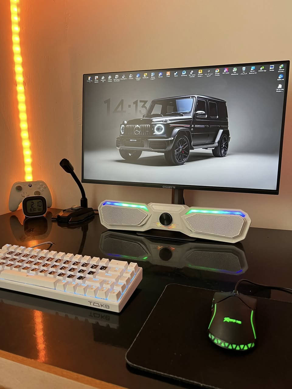 السلام عليكم
حاسبه للبيع بواصفات عاليه 
وشكل خرافي 
معالج R5 5600XT
كارت شاشه RTX3060 GB12
رامات عدد 4 حجم 23 GB
حارد دسك SSD T2 +. 1TB HDD
فانات RGB عدد 9 
شاشه حجم 25 من كيكه بايت بتردد 200 هرتز
كرسي ابض كيمنك كلش حلو 
كيبورد ميكانيكي احترافي 
ماوس كيمنك 
مايك احترافي محيطي واير لس وستاند مايك وجوستك اصليه شي كلش مرتب 
التجميع حلوه وقويه وكل قطعه اصليه وراقيه  وكله بيضه 
استخدام شخصي 
مكان الرمادي 
اي استفسار على الرقم حصرا ***********
