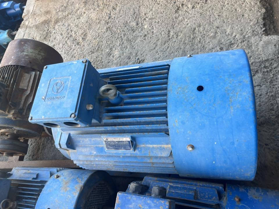 للبيع مأطور 125 احصان ابلادي مالفوف العنوان سامراء رقم هاتف 📞 ***********
