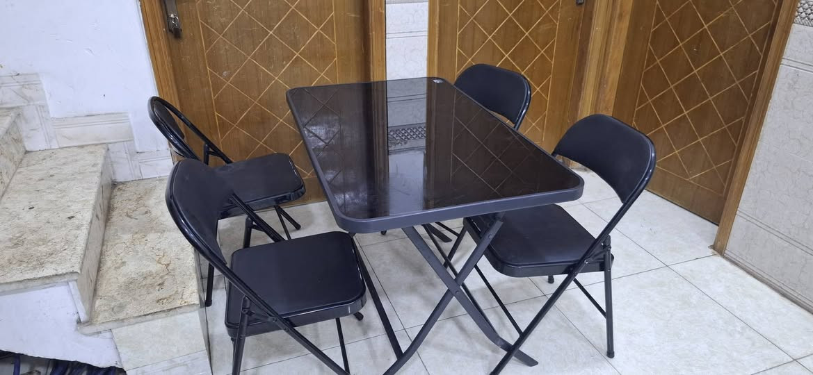 يالله السلام عليكم  ميز معه كراسي اربعه   استخدام قليل العنوان بصره اتصل على الرقم ***********
