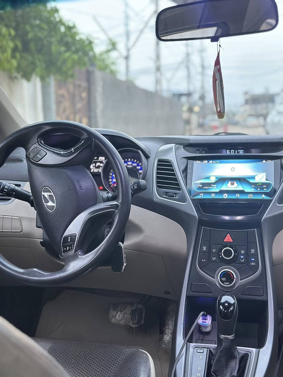 السلام عليكم
النترا  موديل 2015 
رقم بغداد جديد
محرك 1800
تبريد تدفئة 
سونار داخل المنشور 
سعر 116 وبيها مجال 
استفسار 
                                 ***********
