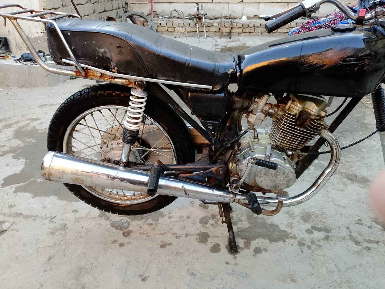 سلام عليكم اخوان دراجه أرشا للبيع أوراق كامله موديل ١٦  ولتعميره ٢١ محرك مفتوح بيه  بوشه وبستم شرط لا نضح ولا بخار ولا صوت صدر كامل جديد تايرات جدد مكاني ناصريه مركز سعره ٣٧٥ وبيه مجال قليل شراي يتصل وبي خير ويدلل وشكرا ***********
