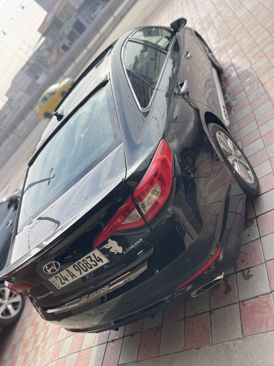 السلام عليكم
Sonata 2016 Limited

وارد امريكي سياره جديده مكينه وكير وحداديه وتبريد كفاله

 ماشيه 131 الف 

مواصفات فول 

بصمه + فتحه + جلد + كشن كهرباء 
شاشه +فول تحكم + اشاير بل مري  
+ حساس خلفي + تبريد قطعتين 

+ حادثه بنيد بدون دواخل 

 سياره جديده 

132ورقة وبيها مجال لشراي

 مكانه الانبار_فلوجة (***********)
